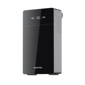 Schwarze, kompakte Marstek-Heim-Batterie mit digitalem Display und glänzender Oberfläche, geeignet für die Energiespeicherung in netzunabhängigen Systemen.